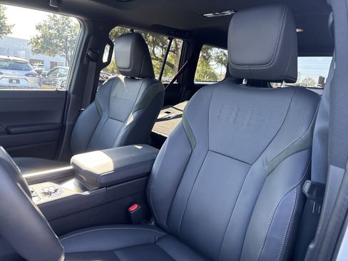 Used 2025 Lexus GX 550 image 14