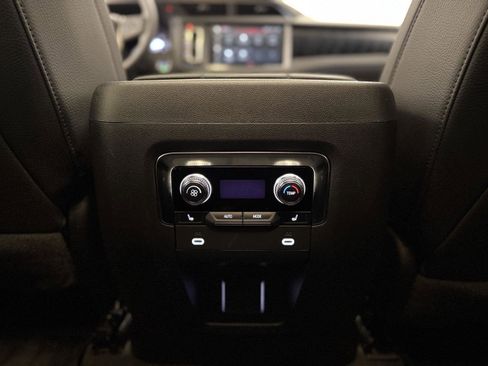 Certified 2023 GMC Yukon Denali AWD/4WD image 32