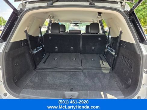 Used 2025 Nissan Pathfinder SL FWD image 15