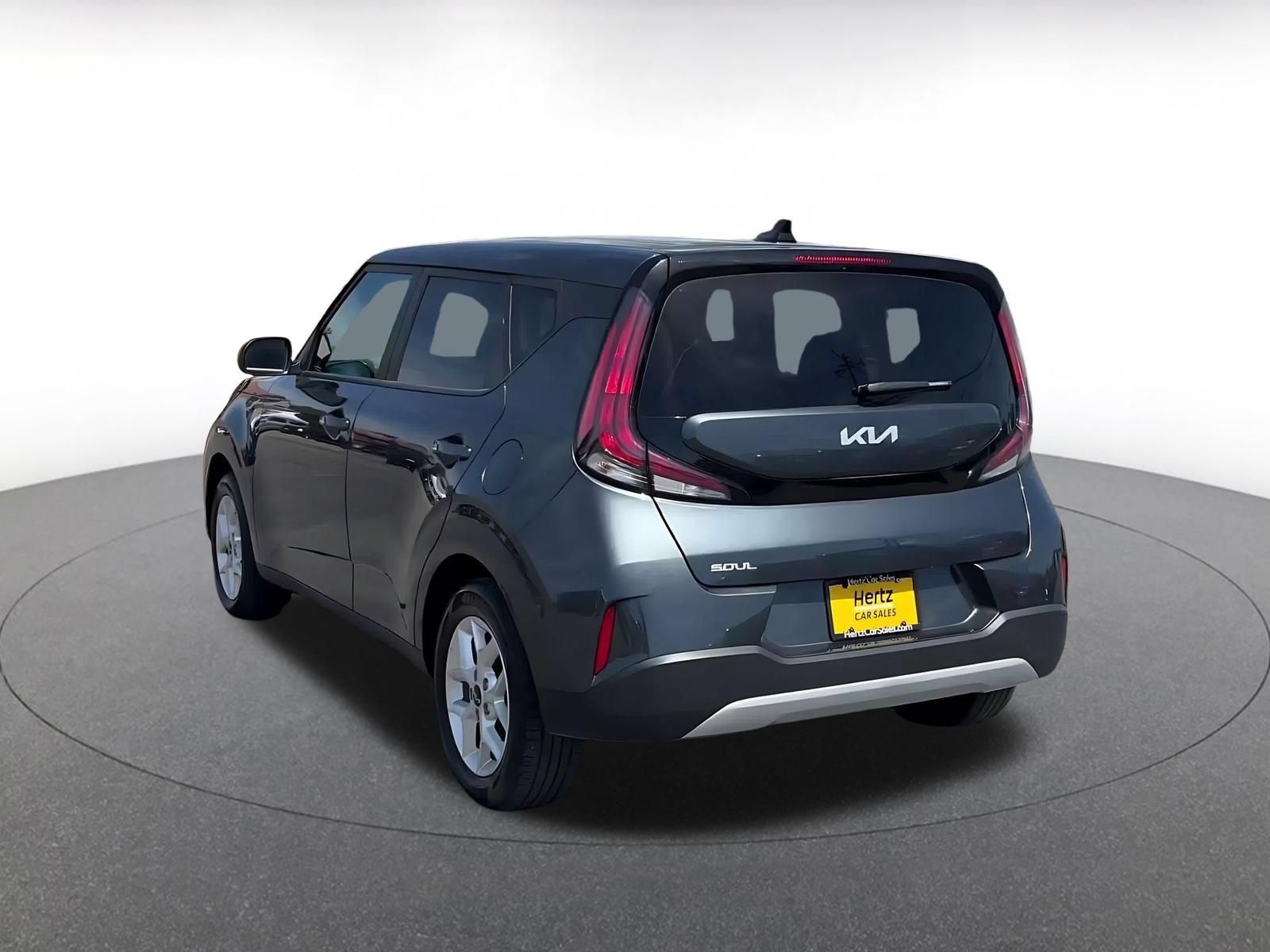 Used 2025 Kia Soul LX w/ LX Technology Package FWD image 10