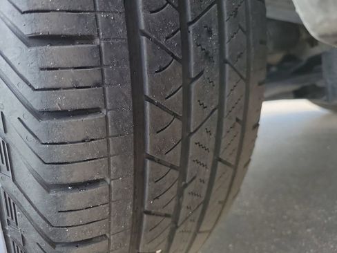 Used 2023 Kia Sorento LX image 29