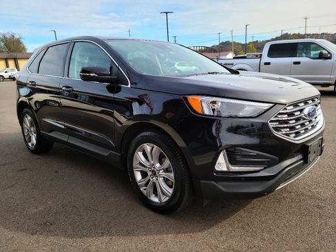 Used 2024 Ford Edge Titanium image 3