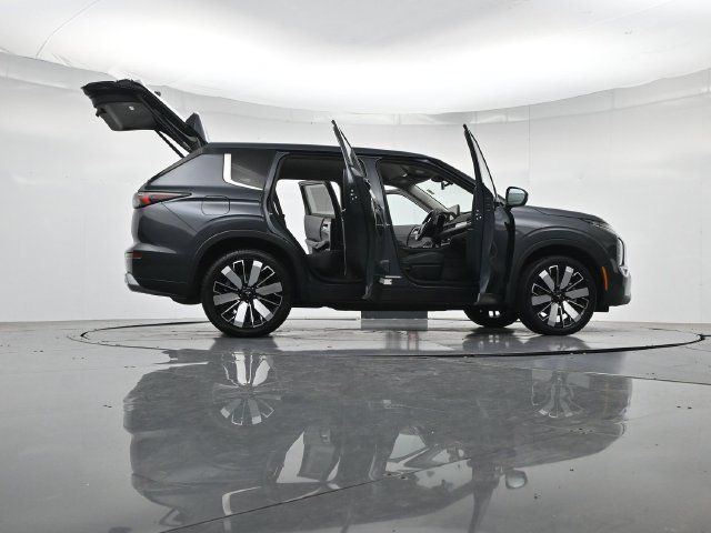 Used 2025 Mitsubishi Outlander SE FWD image 54