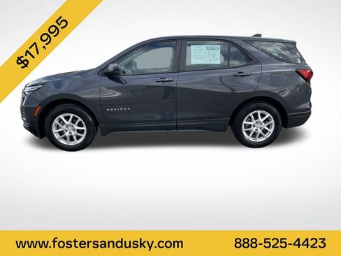 Used 2022 Chevrolet Equinox LS image 2