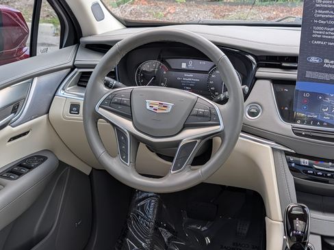Used 2024 Cadillac XT5 Premium Luxury w/ LPO, Floor Liner Package FWD image 17