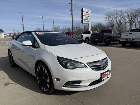 Used 2019 Buick Cascada Premium image 37