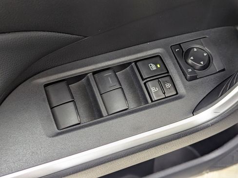 Used 2022 Toyota RAV4 LE image 22