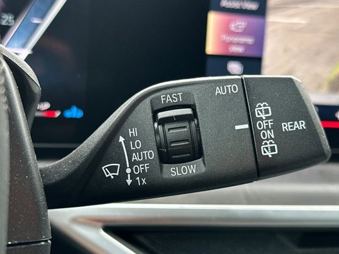 Used 2025 BMW X7 xDrive40i w/ Premium Package image 34