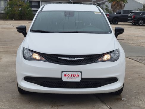 New 2026 Chrysler Voyager LX image 8