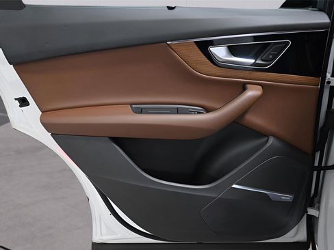 Used 2017 Audi Q7 3.0T Prestige w/ Prestige Package image 14