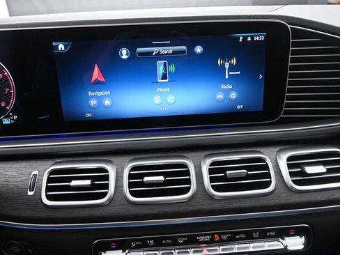 Used 2026 Mercedes-Benz GLS 450 4MATIC image 11