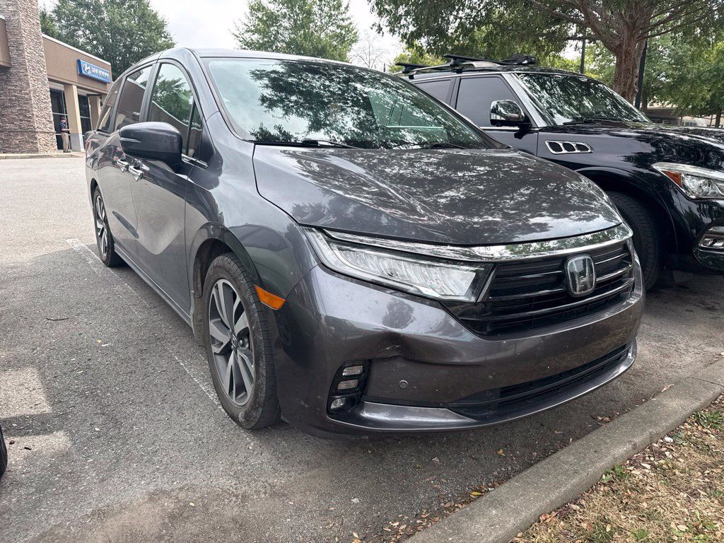 Used 2021 Honda Odyssey Touring image 2