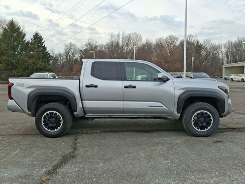 Used 2024 Toyota Tacoma TRD image 28
