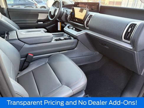 New 2025 Ford Expedition Active image 17