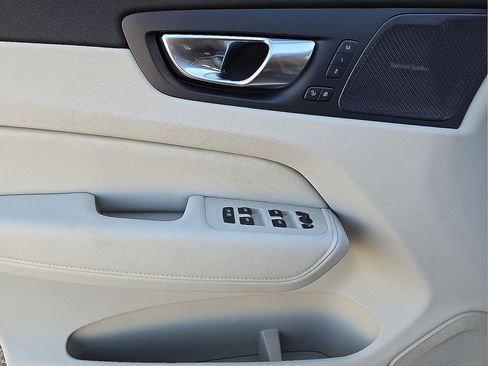 New 2026 Volvo XC60 B5 Ultra w/ Protection Package Premier image 21