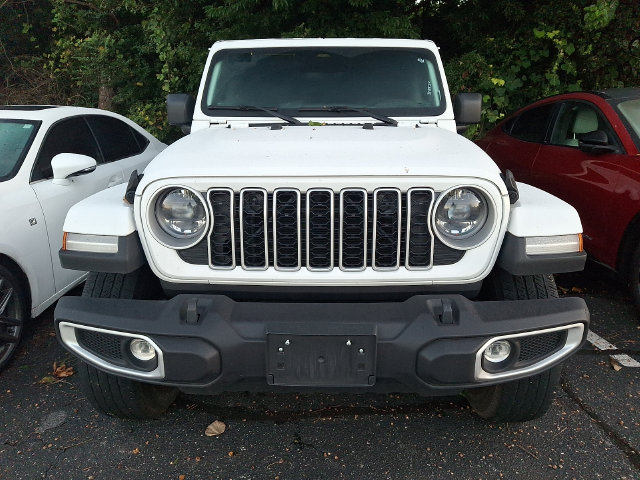 Used 2025 Jeep Wrangler Unlimited Sahara AWD/4WD image 2