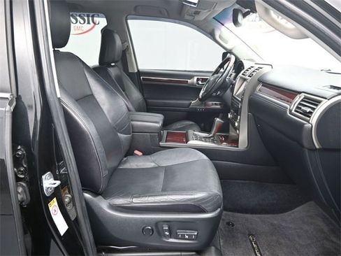 Used 2016 Lexus GX 460 image 10