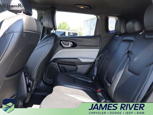 Used 2025 Jeep Compass Limited AWD/4WD image 17