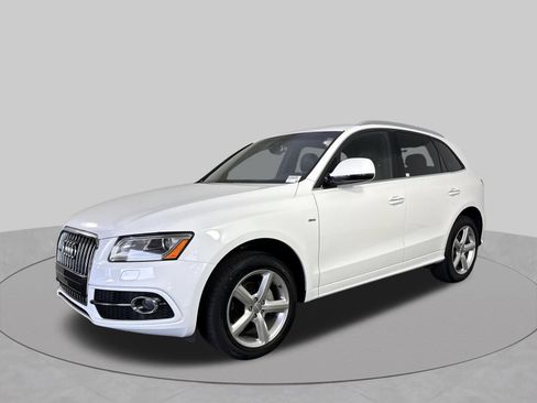 Used 2017 Audi Q5 2.0T Premium Plus w/ Technology Package AWD/4WD image 2