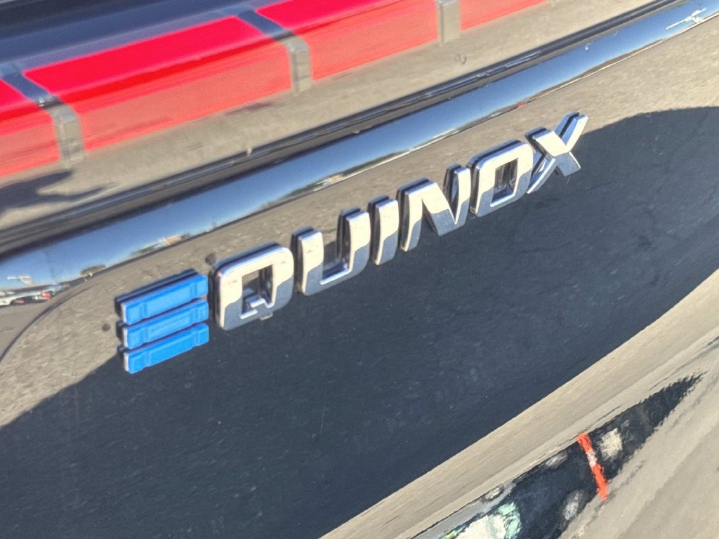 Used 2026 Chevrolet Equinox EV LT FWD image 6
