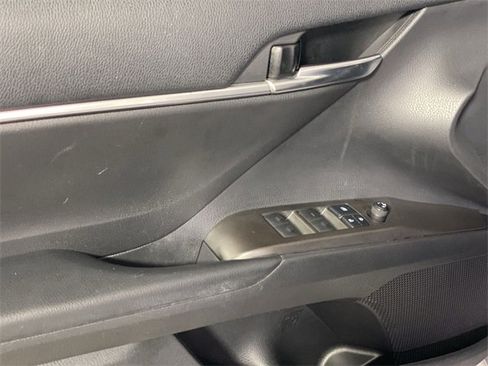 Used 2021 Toyota Camry SE w/ Convenience Package image 29