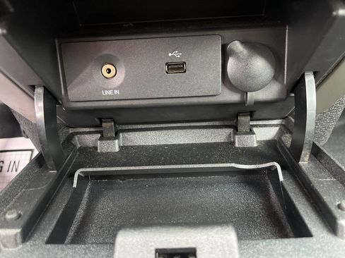 Used 2014 Ford F150 XLT w/ XLT Chrome Package AWD/4WD image 23