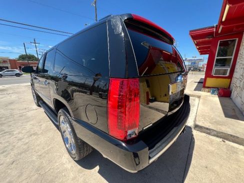 Used 2012 Cadillac Escalade ESV Luxury RWD image 7