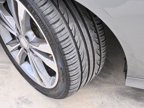 Used 2014 Mercedes-Benz E 350 Sedan image 23