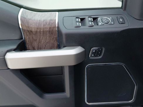 Used 2017 Ford F350 Lariat image 28