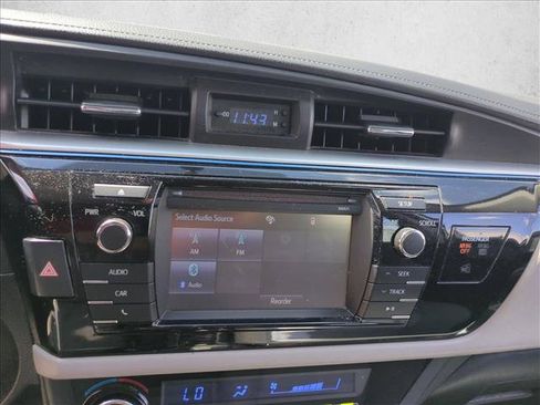 Used 2016 Toyota Corolla LE FWD image 13