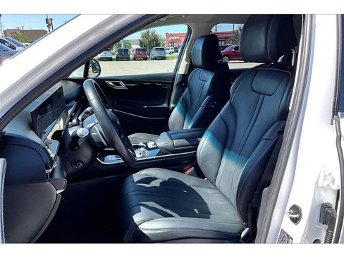 Used 2024 Chrysler Pacifica Touring-L FWD image 27