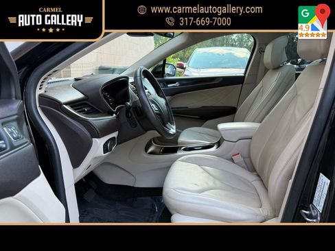 Used 2018 Lincoln MKC Reserve w/ Lincoln MKC Climate Package image 10