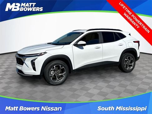Used 2025 Chevrolet Trax LT w/ LT Convenience Package FWD image 1