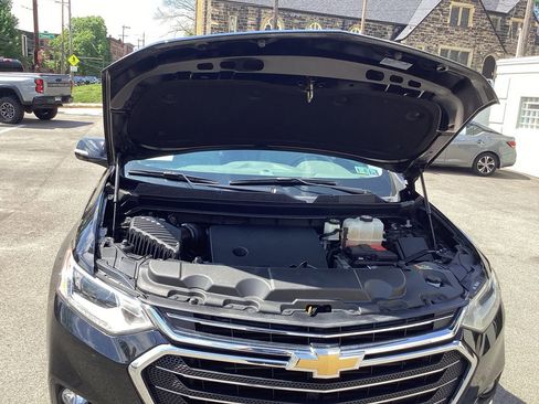 Used 2018 Chevrolet Traverse LT w/ LPO, Floor Liner Package AWD/4WD image 23