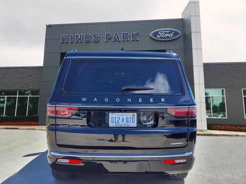 Used 2024 Jeep Wagoneer Series II w/ Flexible Seating Group image 6