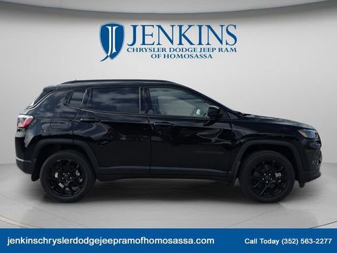 New 2026 Jeep Compass Latitude image 1
