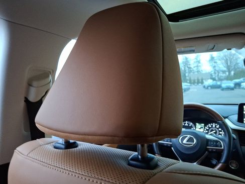 Used 2021 Lexus RX 350L Premium image 13