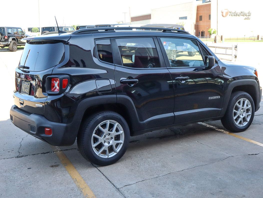 Used 2022 Jeep Renegade Latitude AWD/4WD image 5