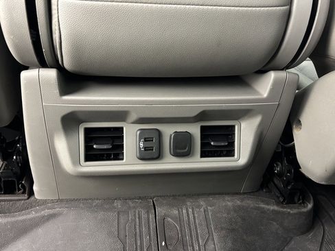 Used 2021 GMC Sierra 1500 SLT image 44