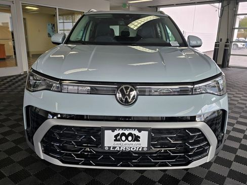 New 2025 Volkswagen Taos SEL image 9