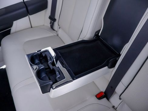Used 2023 Rolls-Royce Cullinan w/ Technology Package AWD/4WD image 14