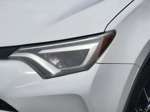 Used 2016 Toyota RAV4 SE AWD/4WD image 5