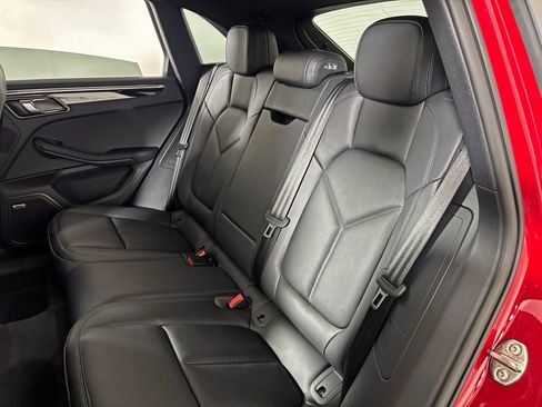 New 2026 Porsche Macan image 33