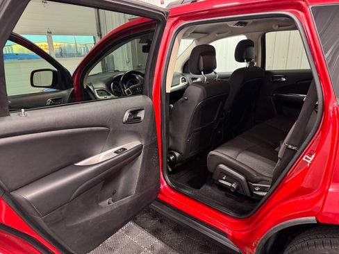 Used 2015 Dodge Journey SE w/ Flexible Seating Group image 11