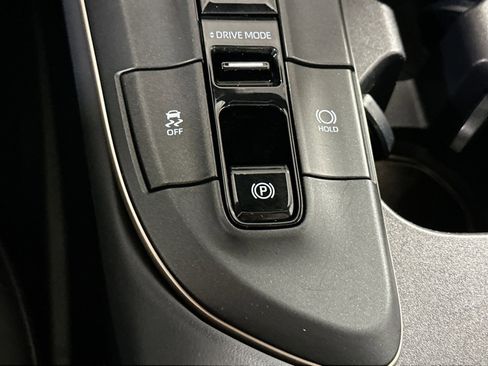 Used 2023 Toyota Crown Platinum image 27