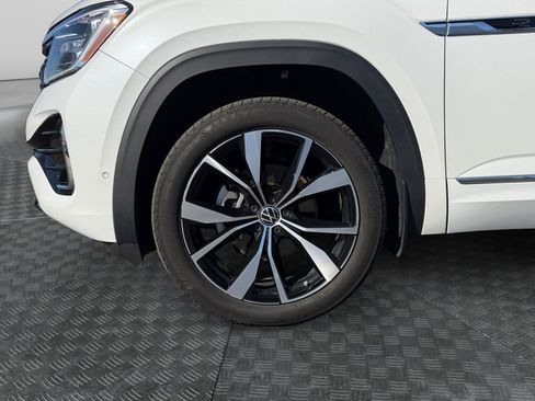 Used 2024 Volkswagen Atlas SEL Premium R-Line image 14