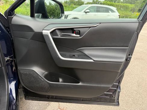 Used 2025 Toyota RAV4 XLE FWD image 15