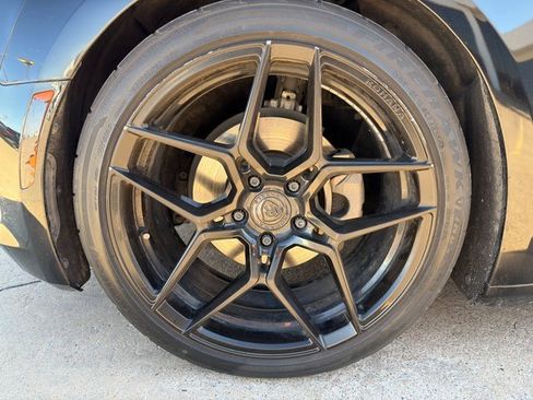 Used 2017 Chevrolet Camaro LT image 8