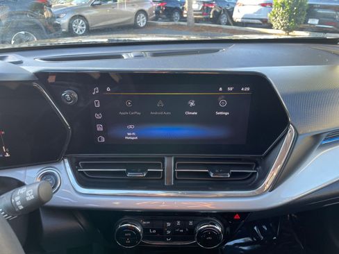 Used 2025 Chevrolet Trax LT image 20