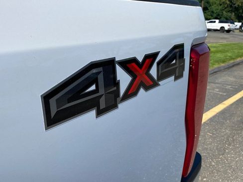 Used 2018 Ford F250 XL w/ Power Equipment Group AWD/4WD image 9